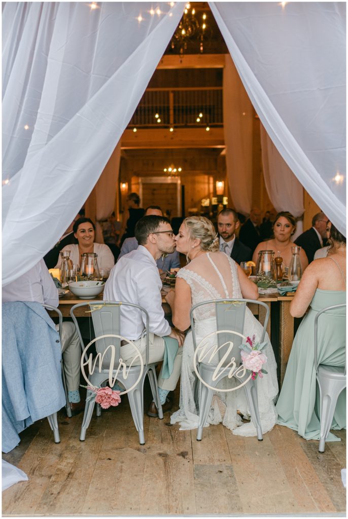 rusticmainebarnweddinginpittstonmainebyrachelcampbellphotography